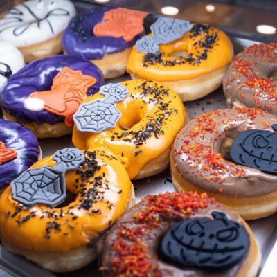 Halloweeniteemalised donutsid